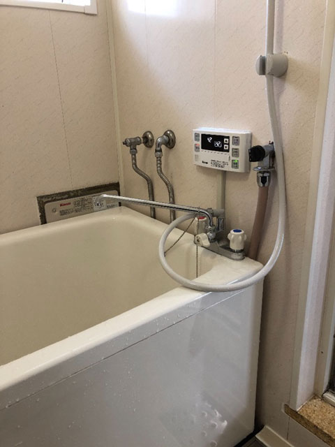 和泉市で団地風呂浴槽セット交換
