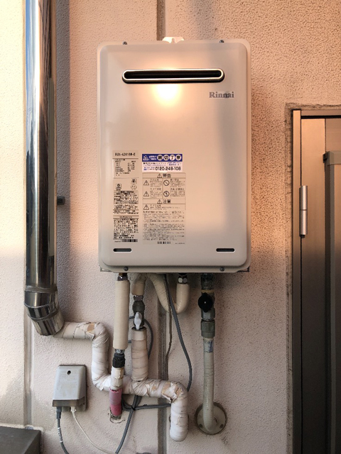 柏原市で屋外式給湯器交換