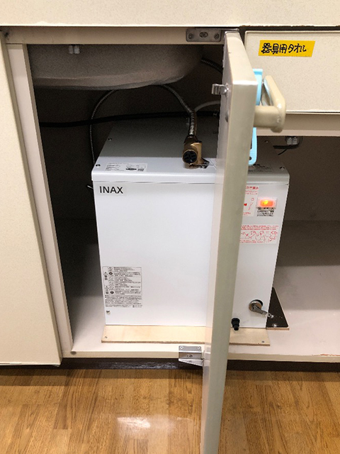 大阪府東大阪市で小型電気温水器交換