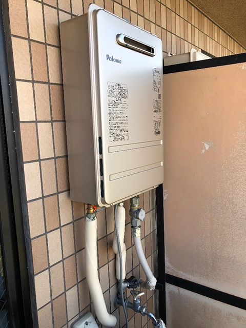 大阪府東大阪市にて屋外式給湯器交換