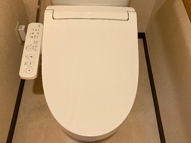 奈良県天理市にてシャワートイレ交換