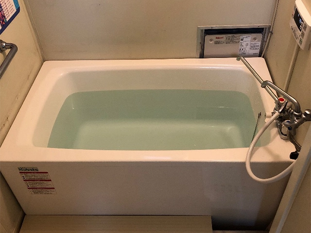 大阪府和泉市にて団地風呂浴槽セット交換