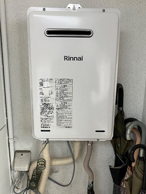 大阪府大阪市東成区にて屋外式給湯器取替え リンナイRUX-A1616W(A)-E