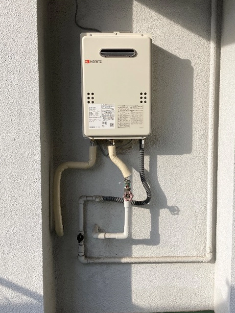 大阪府東大阪市にて屋外式給湯器取替え ノーリツ16号給湯専用GQ-1639WS-1