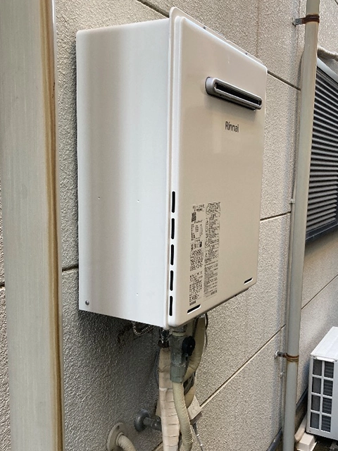 大阪府東大阪市にて屋外式給湯器取替え リンナイ24号オートRUF-A2405SAW(C)