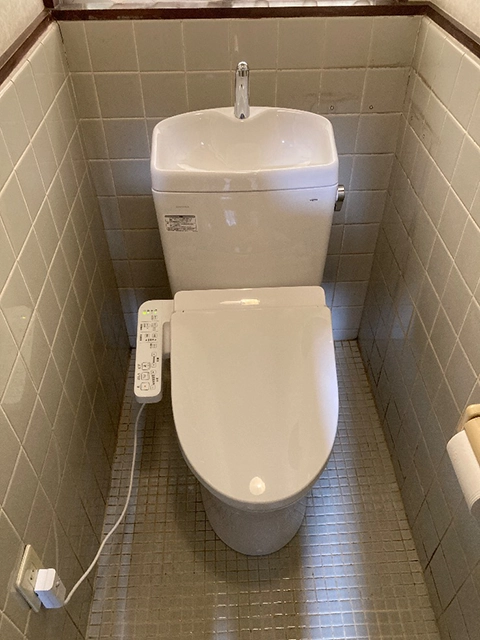 奈良県大和郡山市にてトイレ交換 TOTO便器C790からピュアレストQRウォシュレットBV2