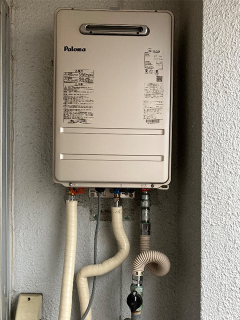 大阪府大阪市生野区にて屋外式給湯器交換 ノーリツGQ-1612WEからパロマPH-1615AW