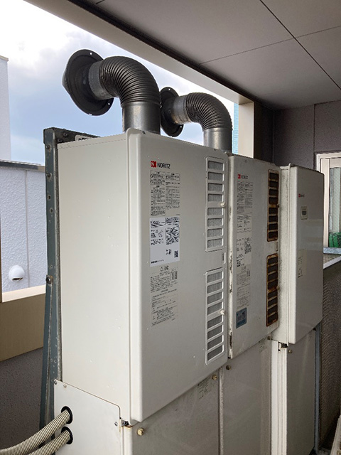 大阪府大阪市西成区にて業務用給湯器交換 ノーリツ屋内式50号GQ-5021WZD-F