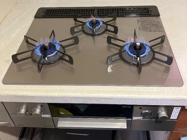 大阪府大阪市東成区にてビルトインコンロ交換 ハーマンH1G633C0R2VからベイズRHS31W33L25RSTW