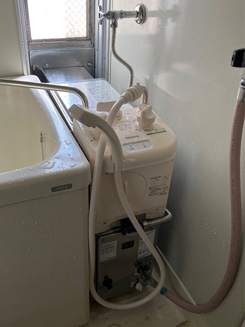 和歌山県和歌山市にてシャワー付バランス釜交換 パーパスGF-654SBからリンナイRBF-BSBN