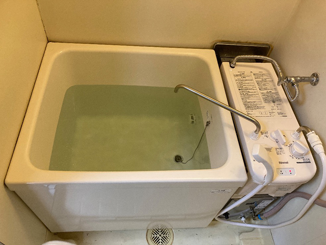 大阪府堺市堺区にてシャワー付きバランス釜と浴槽交換 リンナイRBF-B80SN