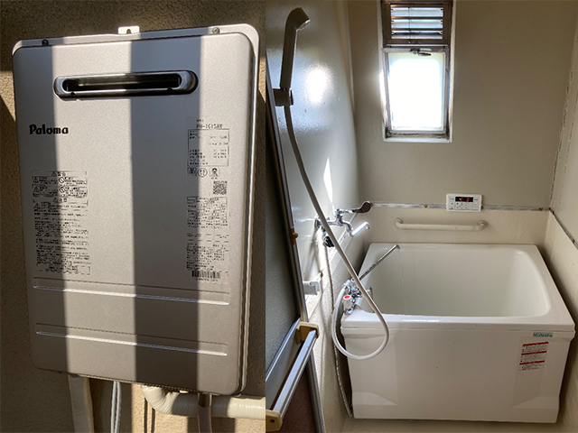 大阪府寝屋川市にて団地風呂浴槽セット設置 パロマ16号給湯専用PH-1615AW