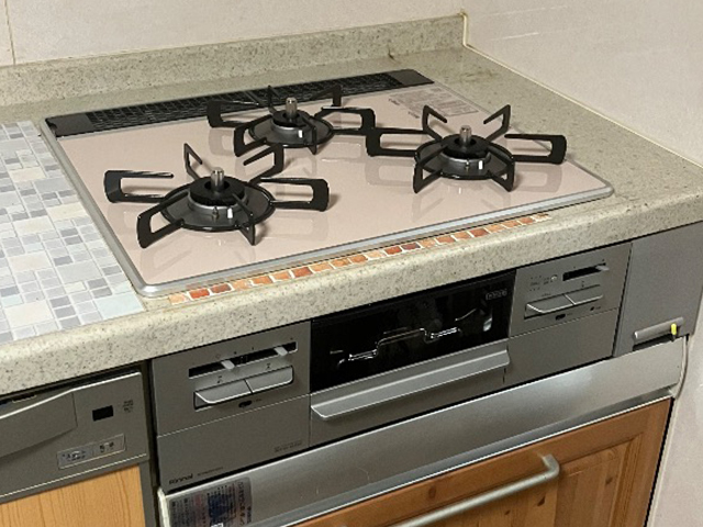 奈良県生駒郡にてビルトインコンロ交換 マイトーンパールクリスタルトップサクラグレージュ