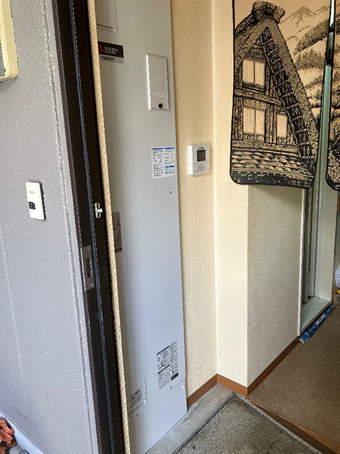 大阪府大阪市西成区にて150L電気温水器交換 日立BE-Z15BMから三菱電機SRG-151G