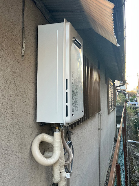 奈良県磯城郡にて屋外式給湯器交換 TOTO10号RGH10SMHからリンナイ16号RUX-A1615W(A)-E