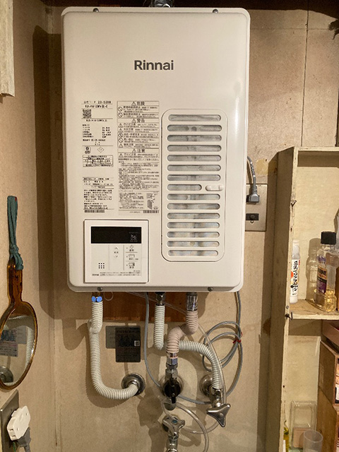 大阪府茨木市にて屋内式給湯器交換 ノーリツGQ-1637WS-FFAからリンナイRUX-V1615SWFA(B)-E