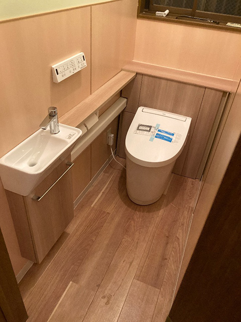 大阪府河内長野市にてキャビネット付きトイレ リクシルJフィットL型H1グレード