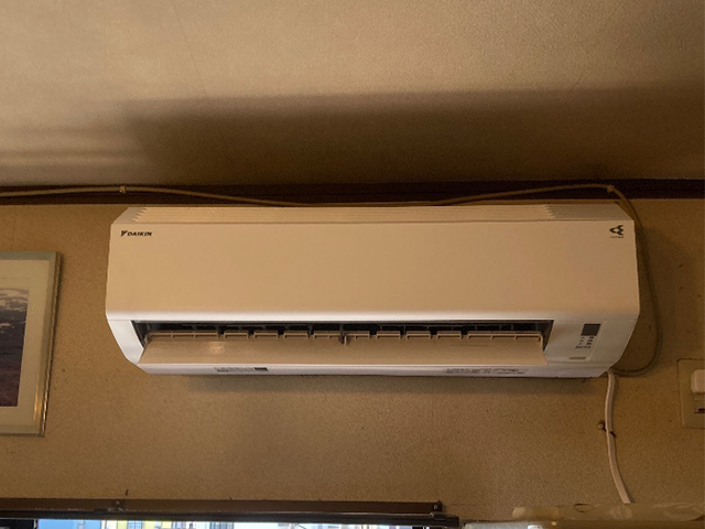 大阪府東大阪市にてルームエアコン交換 ダイキンEシリーズ18畳用S565ATEP-W