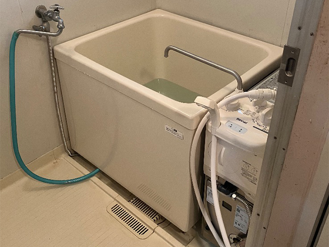 兵庫県西宮市にてバランス釜と浴槽交換 リンナイ6.5号RBF-BSBN-FX-L-Sと800ｍｍ浴槽