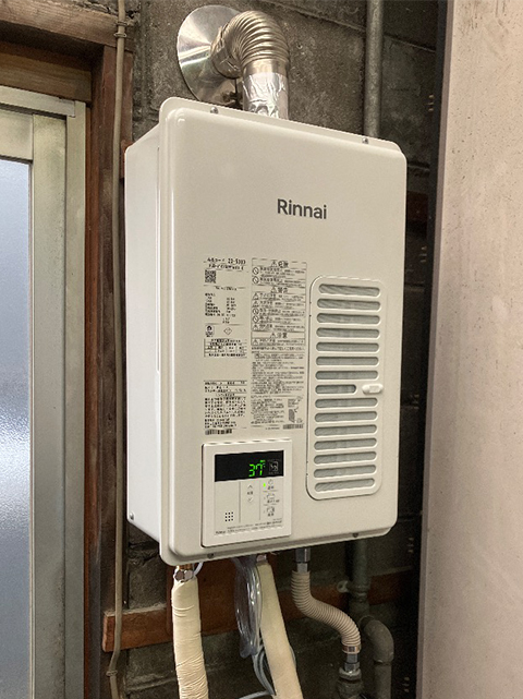 大阪府大阪市生野区にて屋内式給湯器交換 大阪ガス133-4070からリンナイRUX-V1615SWFA(B)-E