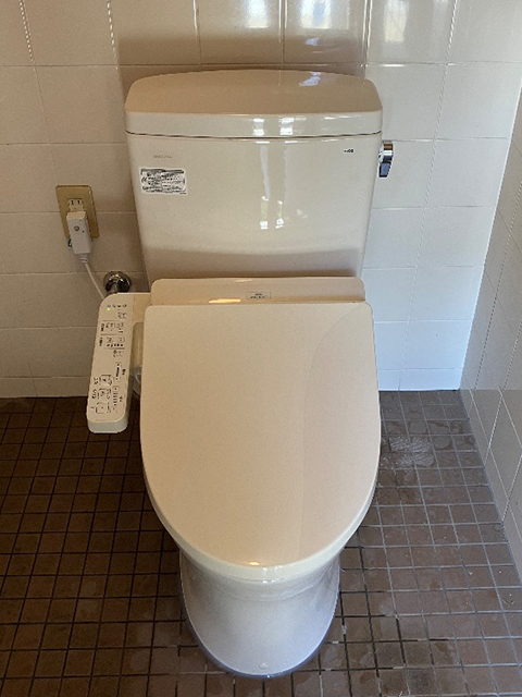 奈良県天理市にてトイレ交換 TOTOピュアレストQR/ウォシュレットBV2