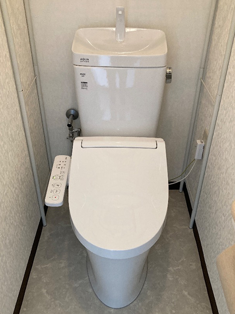 大阪府東大阪市にてトイレ交換 リクシルアメージュ便器/シャワートイレKB31
