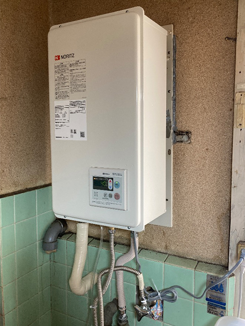 大阪府東大阪市にて屋内式給湯器交換 ノーリツ強制給排気式16号GQ-1637WS-FFB