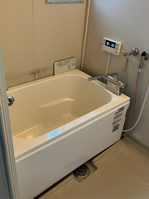 橿原市県営団地でバランス釜から壁貫通型給湯器・浴槽交換！リンナイRBF-70SBNからRUF-HA83SA-E