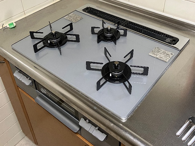 大阪府東大阪市のビルトインコンロ交換！タカラスタンダード GCU-60A3 から ノーリツ N3WV6M